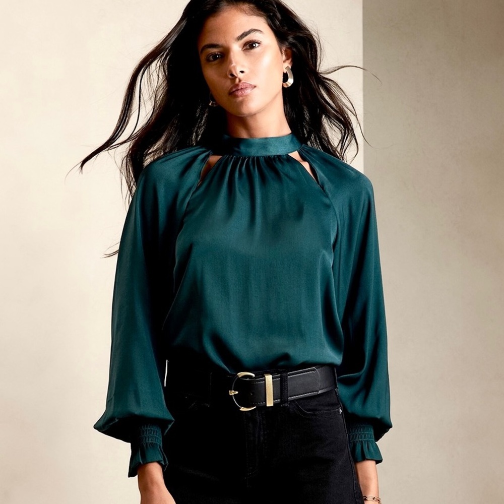 NWT Banana Republic Cutout Smocked Top Size XS Deep Teal